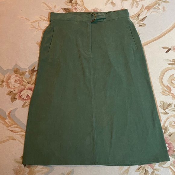 Adorable, green skirt, size large by denim and Company - Picture 8 of 8